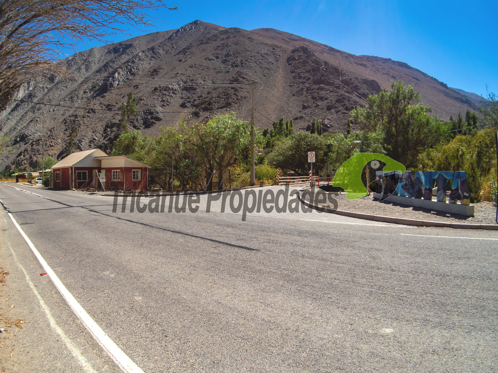 Venta de sitio urbano con casa en Huanta, orilla de carretera y río. Valle del Elqui. $47 millones