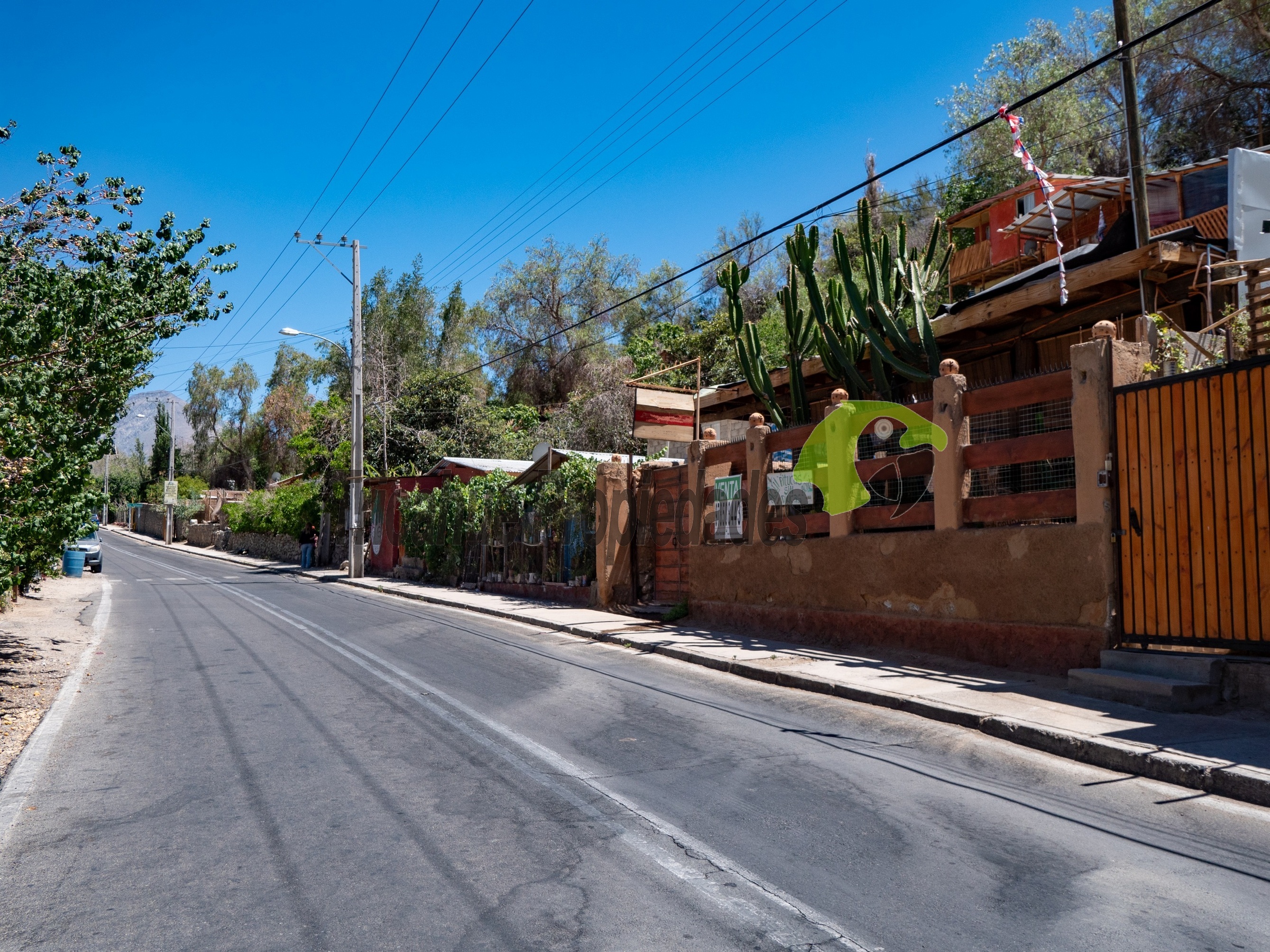 En Paihuano, Valle del Elqui, venta de sitio urbanizado de 429 m2, apto para negocio. $72 mm