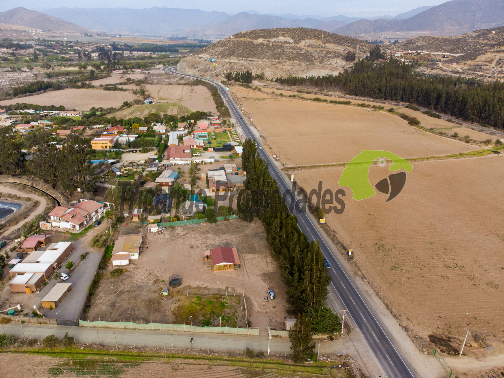 Parcela orilla de carretera D-41, para centro de eventos, turístico u otro. La Serena. $165 millones