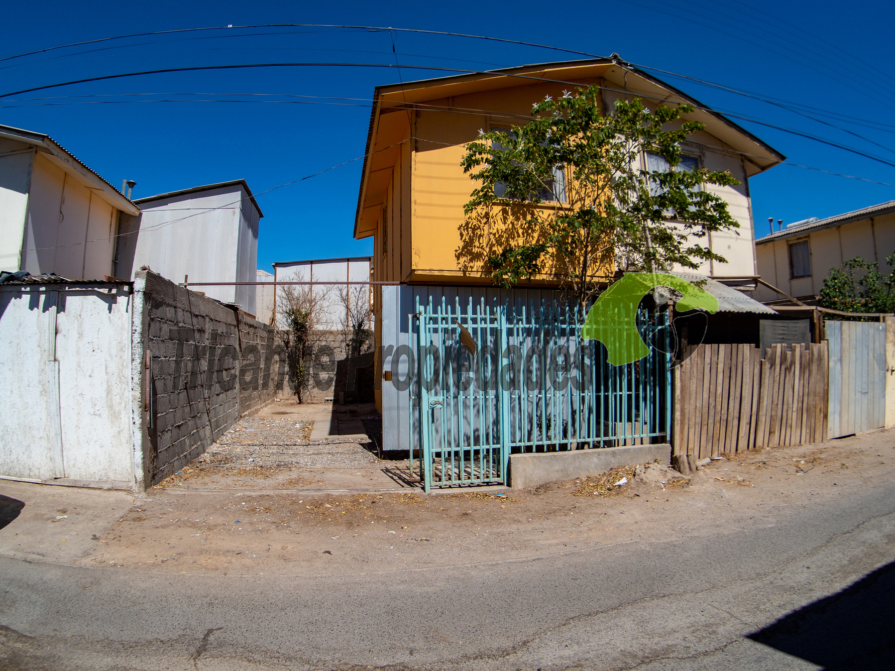 En Vicuña, arriendo de casa año corrido de casa 2D,  1B y estacionamiento. $350.000