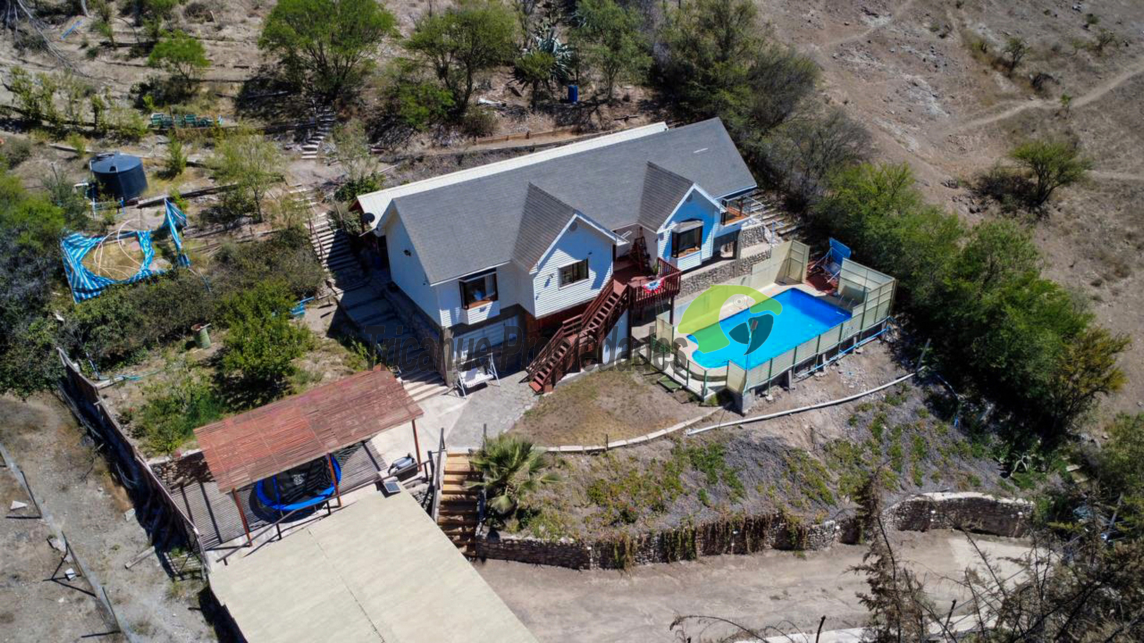 Venta de parcela con linda casa, agua y electricidad instalada, frutales y piscina. Vicuña. $254 millones