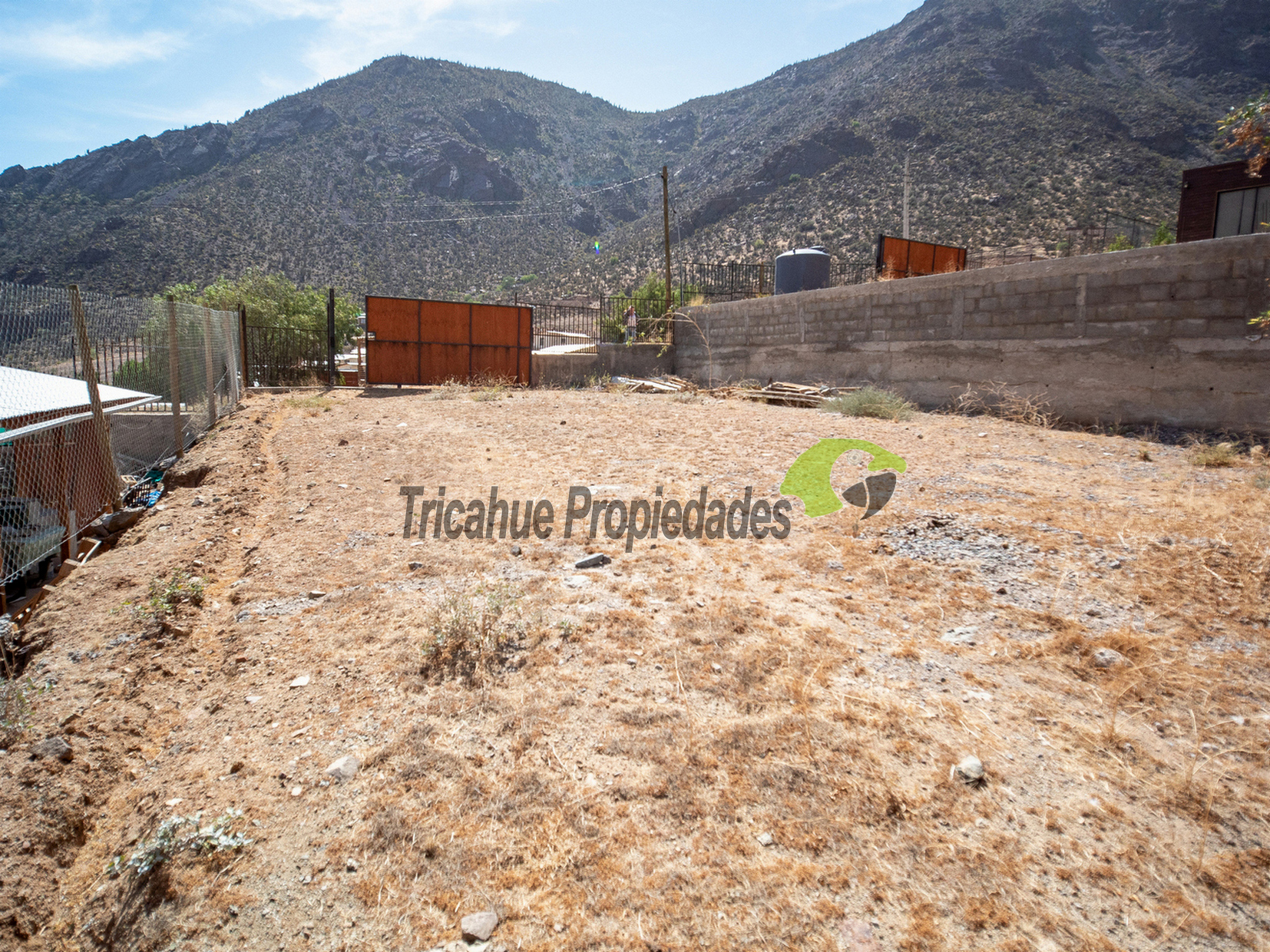 Sitio urbano de 371 m2, plano. Factibilidad real de electricidad y agua potable. Andacollito, Valle del Elqui. $22 millones