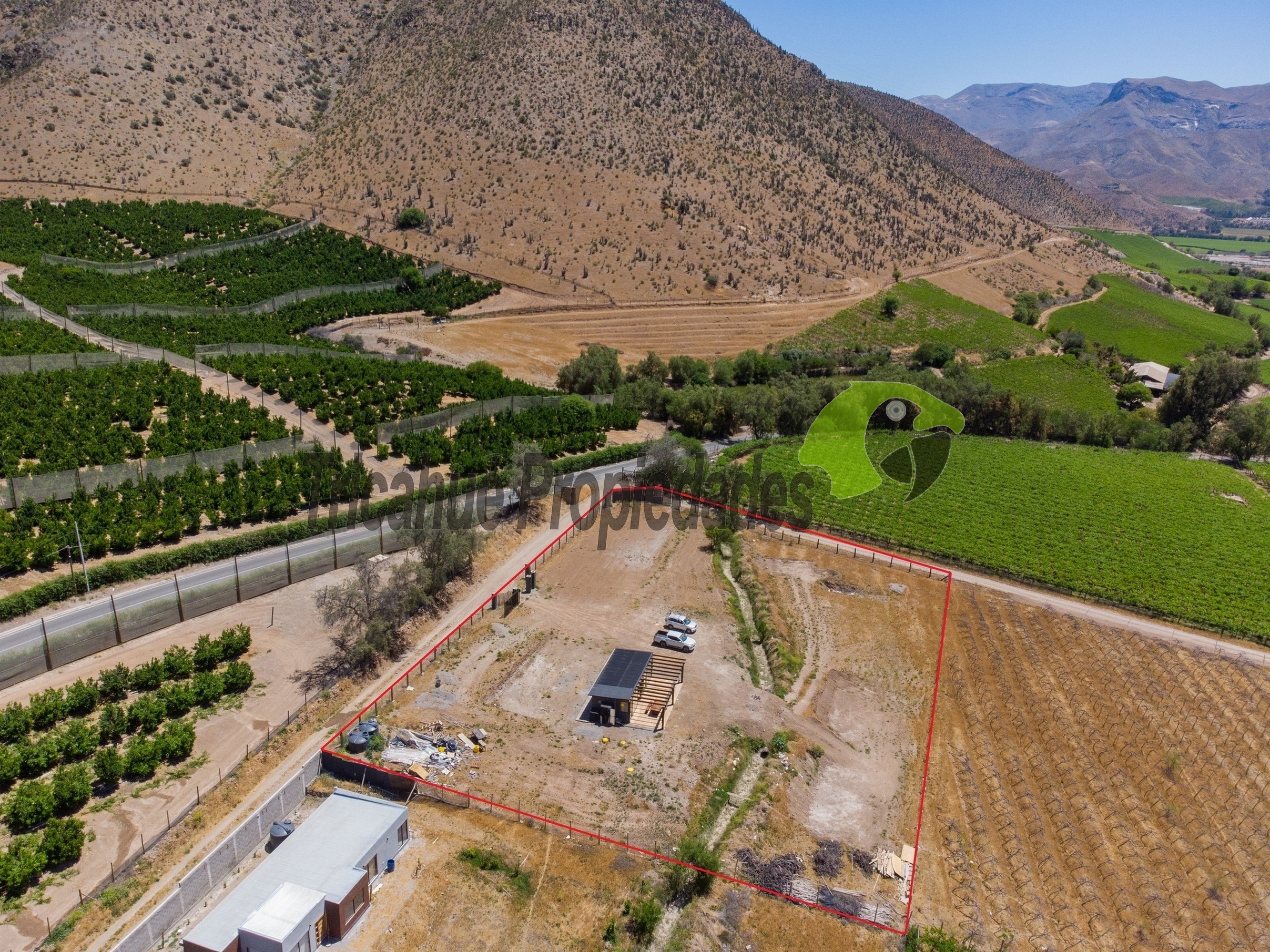 Venta de parcela con casa tipo loft, a minutos Vicuña, hermosa vista. $115 millones